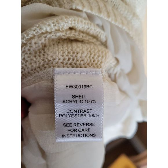 En Creme Split Back Sweater - Picture 6 of 7